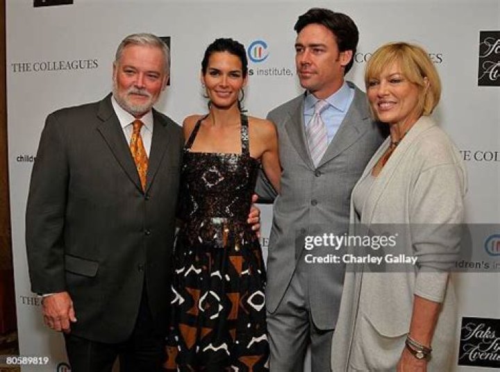 Angie Harmon Parents: Meet Lawrence Paul Harmon, Daphne Demar Caravageli