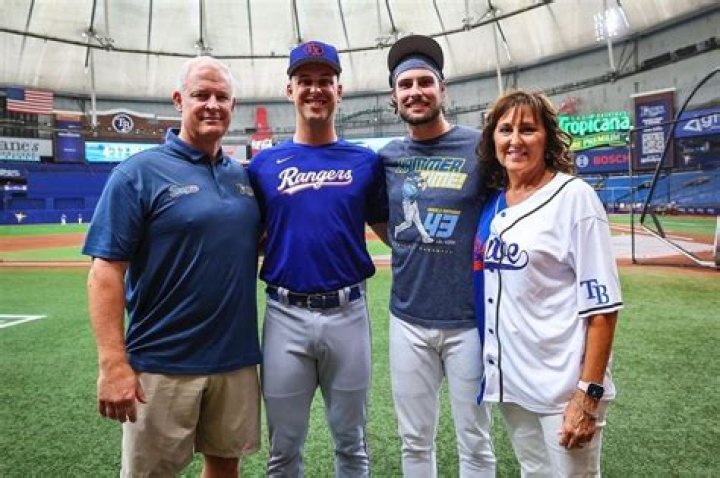 Are Brandon Lowe and Josh Lowe related?