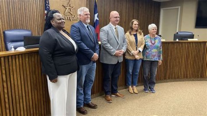 Austin Blythe Contract, Salary, Net Worth, Age, College, Guard, PFF, Madden Rating