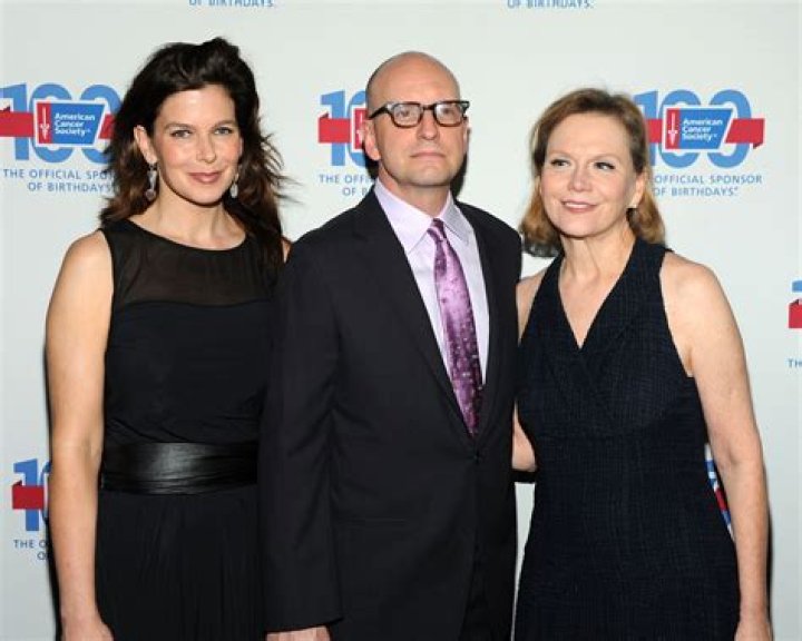 Carol Jean Vogelman Wiki, Age, Ed Asner, Children, Family, Net Worth, Photos