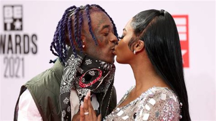 Chris Smoove: Girlfriend, net worth, tattoos, smoking & body facts