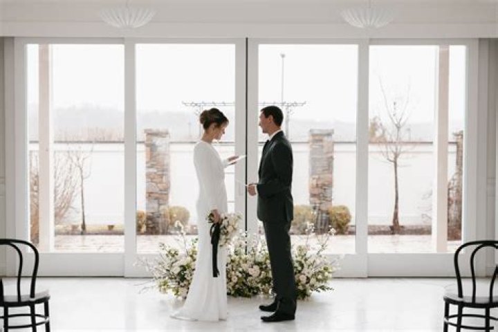 Christmas Abbott Wedding Husband Josh Holmes Workout Net Wort Wiki