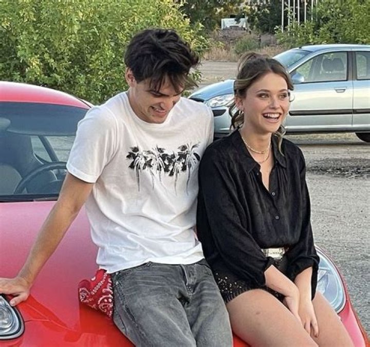 Gabriel Bateman Girlfriend: Is Gabriel Bateman In A Relationship?