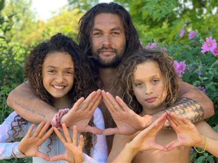 How many biological kids does Jason Momoa have? How many biological kids does Lisa Bonet have?