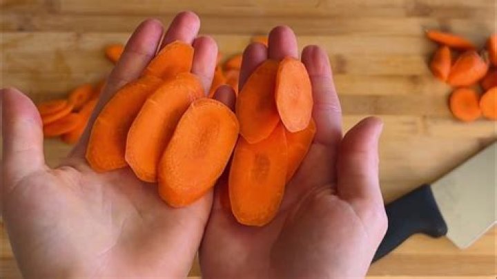 How to cut carrots diagonally