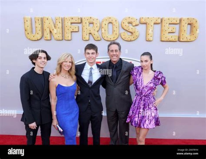 Julian Kal Seinfeld Bio, Wiki, Height, Parents, Siblings, Girlfriend, and Net Worth.