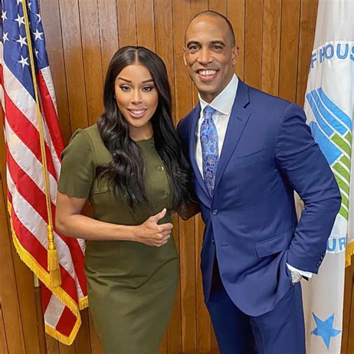 Kimberly Klacik Age, Husband, Daughter, Education, Net Worth, Parents, Bio, Wiki