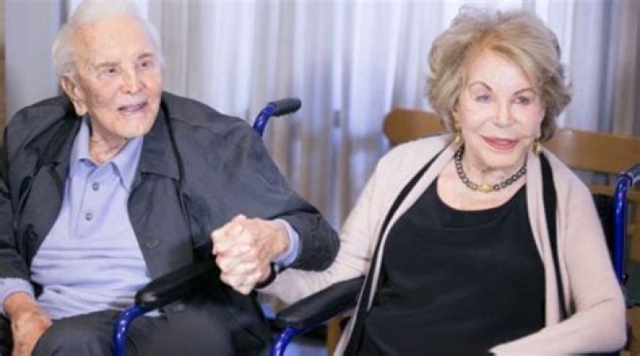 Lise Kristen Gerard Age, Wiki, Mac Davis Wife, Children, Family, Net Worth