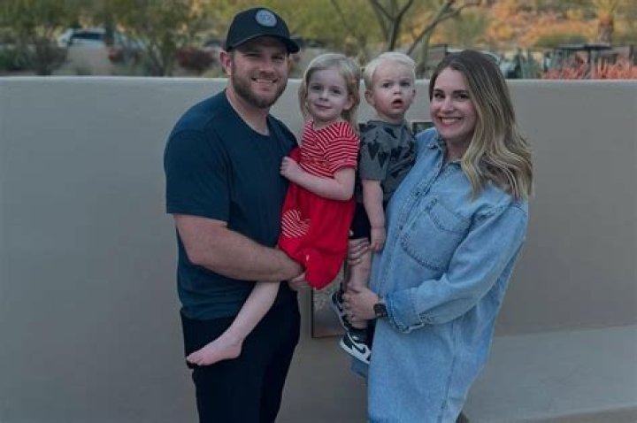 Max Muncy, Age, Height, Wedding, Daughter, Injury, Salary, Net Worth
