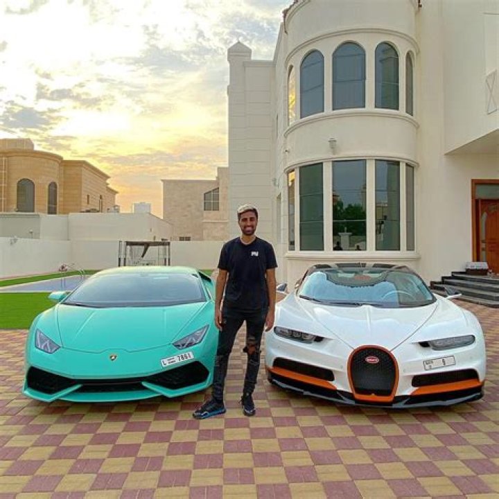 Mo Vlogs Net Worth : Details About Age, Income, YouTube, Career, Gf, Assets - SarkariResult