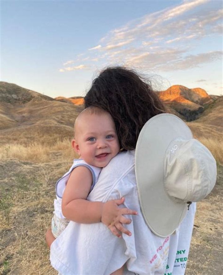 Nikki Giavasis Bio, Age, Family, Education, Dating, Kids, Net Worth and Health