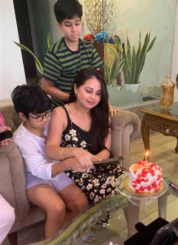 Ozkan Kosoglu: Rohini Kosoglu’s Husband Age, Wiki, Biography, Job, Family, Children