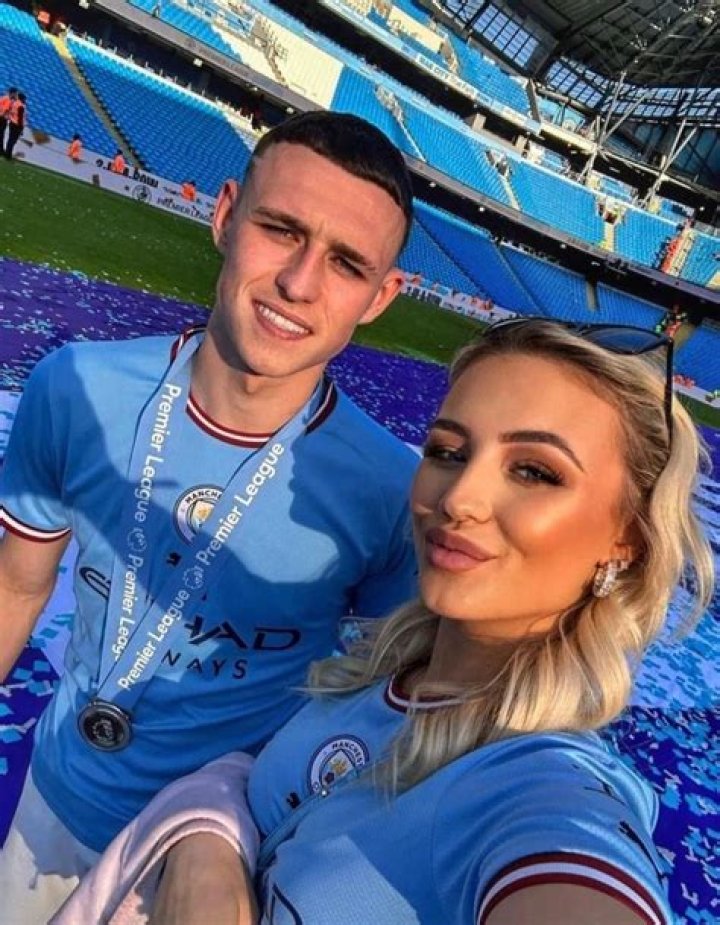 Rebecca Cooke Instagram: Phil Foden Girlfriend Age, Wiki, Son