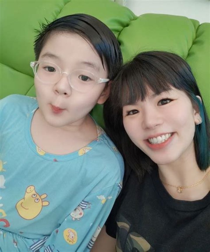 Sung Kang: Wife, net worth, tattoos, smoking & body facts