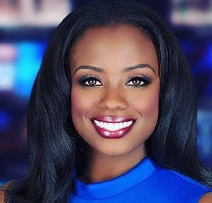 Tia Ewing Bio, Age, Family, FOX32, Husband, Salary, Net Worth