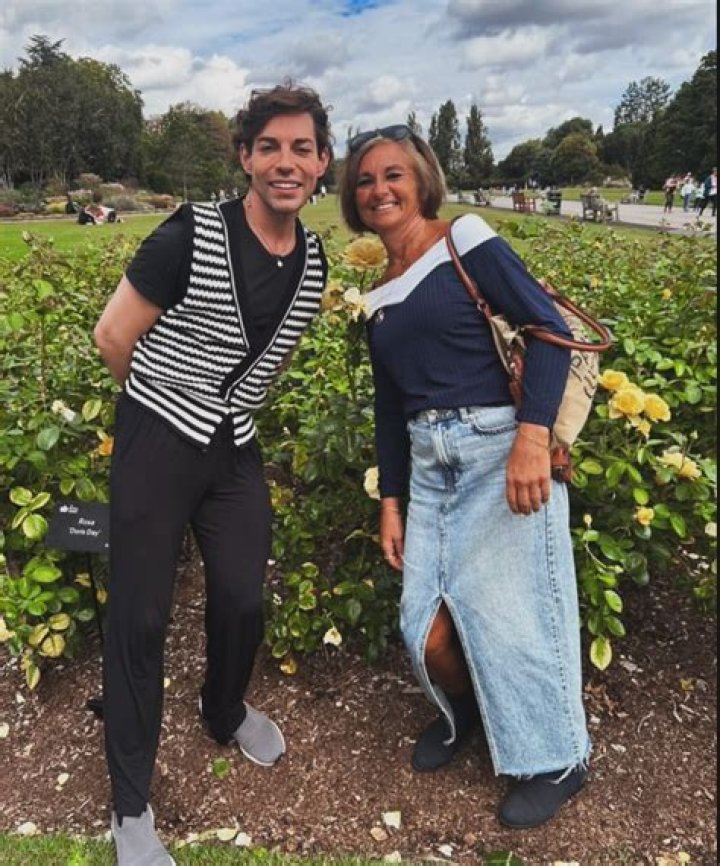 Tom Read Wilson Gender and Gay Hoax Debunked: Details On Wikipedia and Parents