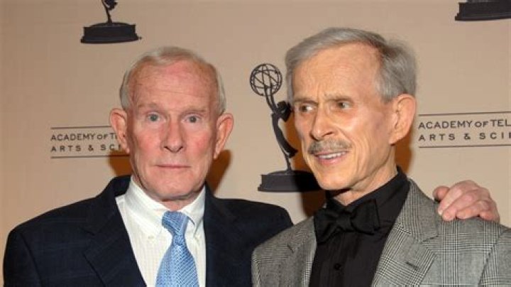 Tom Smothers Age, Height, Movies and TV Shows, Songs, Education, Family
