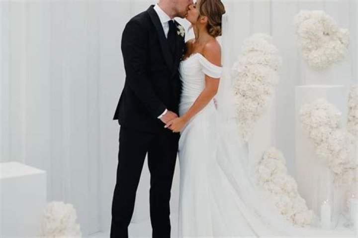 Who Is Dani Welniak Husband Bradly Rogers? Know More About The Sports Director