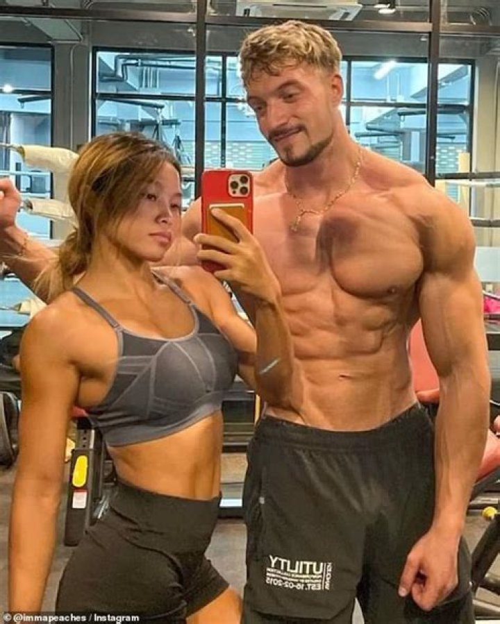 Who Is Jo Lindner Girlfriend or Wife? More on The Bodybuilder On His Instagram