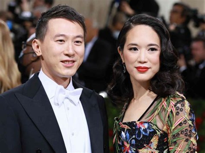 Who is Shou Zi Chew Wife Vivian Kao? Everything On Her Family